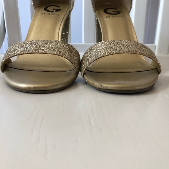 Gold Guess heels - Picture 5 of 11